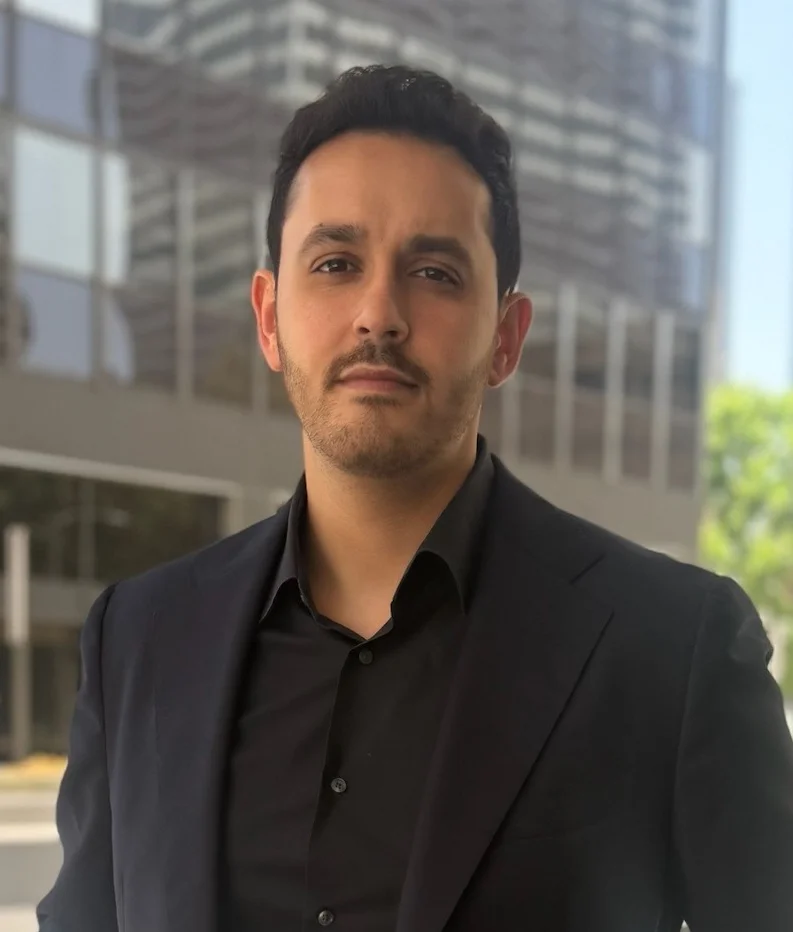 Portrait photo of David M. Safvati